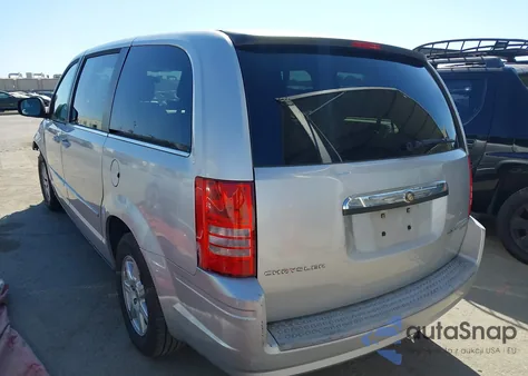 2010 Chrysler Town & Country New Lx из США, поврежденный, VIN 2A4RR2D14AR414721